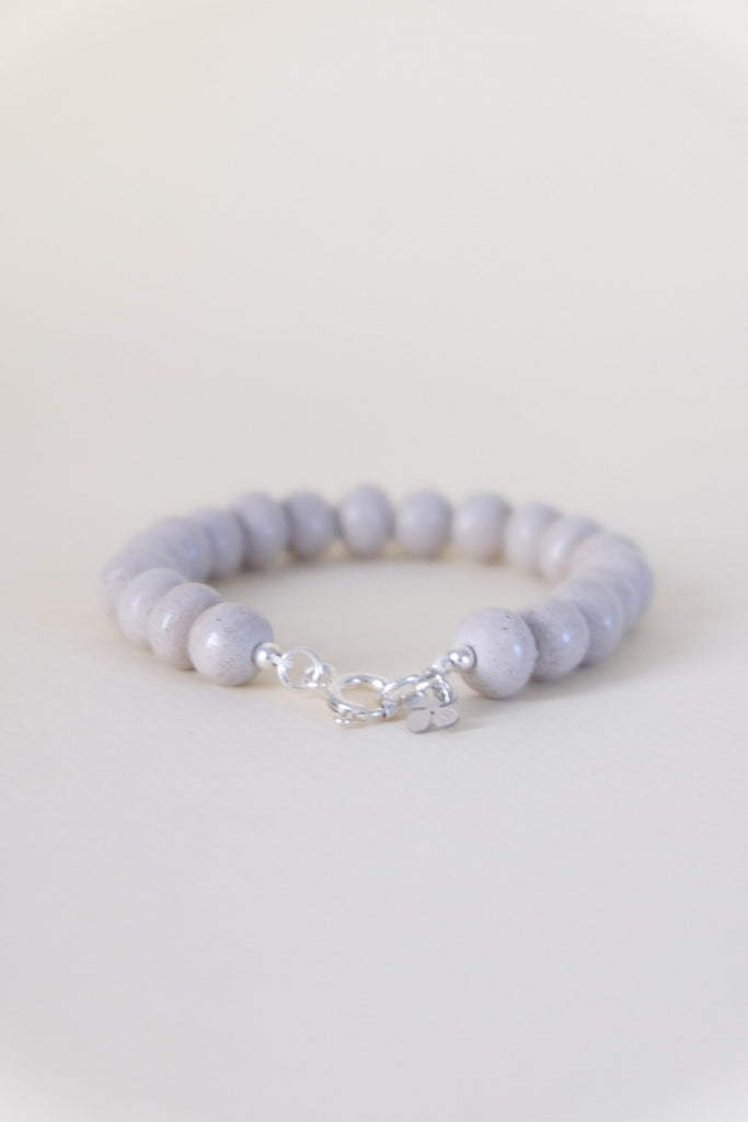 Bracelet perles en céramique - gris
